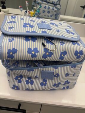 2pc Tender Love & carry cosmetic bag set